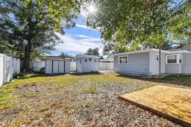 6817 N STERLING AVENUE, Tampa, FL 33614