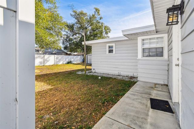 6817 N STERLING AVENUE, Tampa, FL 33614