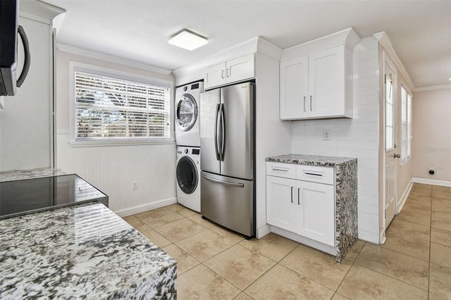 6817 N STERLING AVENUE, Tampa, FL 33614