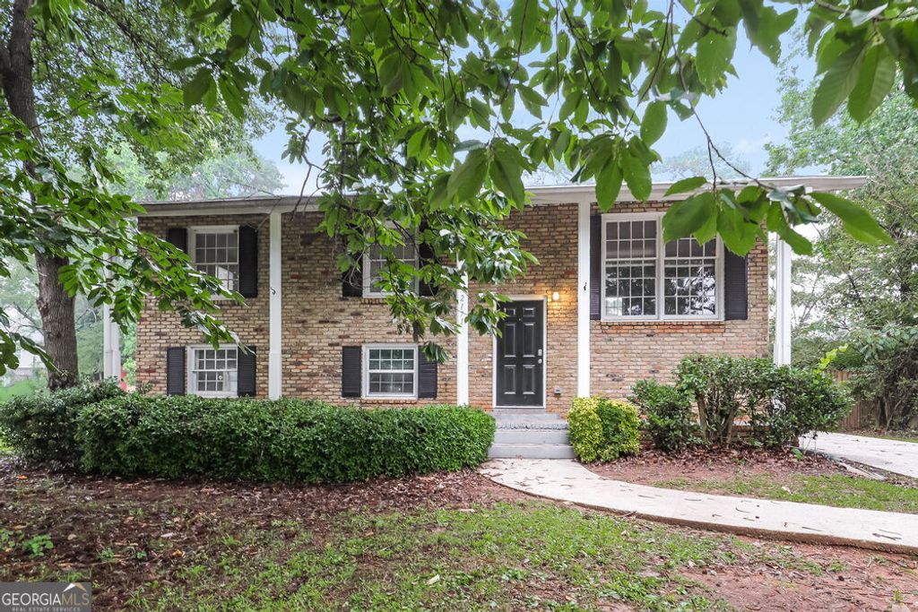 2171 Rochelle Way, College Park, GA 30349