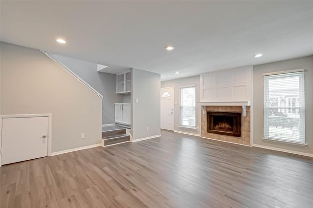 5917 Fairdale Lane 14, Houston, TX 77057