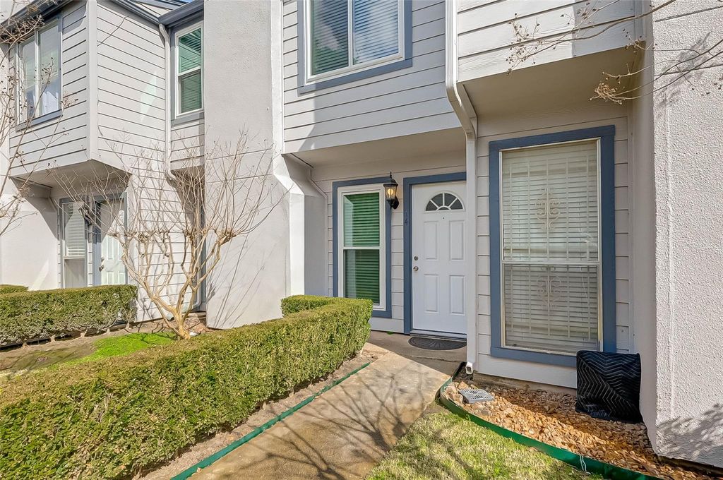 5917 Fairdale Lane 14, Houston, TX 77057