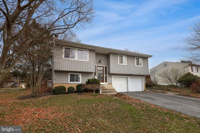 421 LONGMEADOW RD, Lancaster, PA 17601