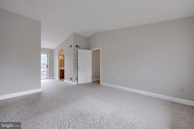 421 LONGMEADOW RD, Lancaster, PA 17601