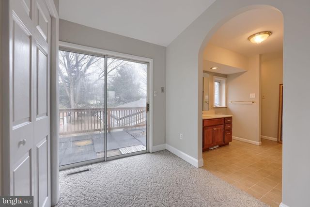 421 LONGMEADOW RD, Lancaster, PA 17601