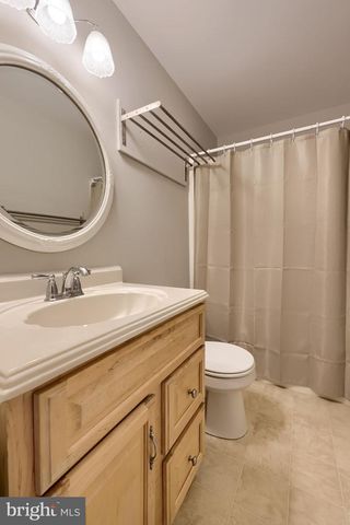 421 LONGMEADOW RD, Lancaster, PA 17601