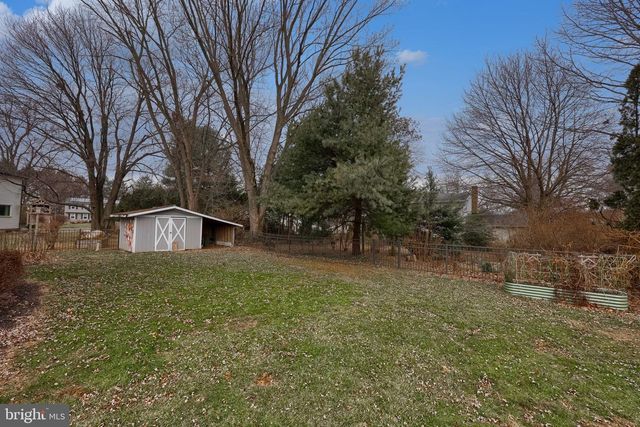 421 LONGMEADOW RD, Lancaster, PA 17601