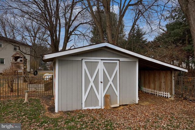 421 LONGMEADOW RD, Lancaster, PA 17601