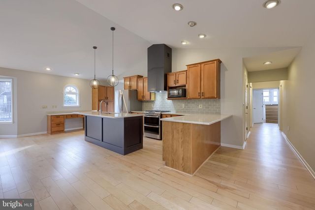 421 LONGMEADOW RD, Lancaster, PA 17601