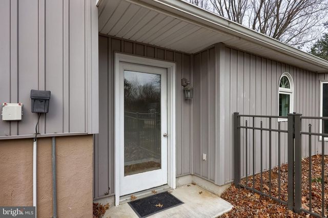 421 LONGMEADOW RD, Lancaster, PA 17601