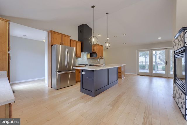 421 LONGMEADOW RD, Lancaster, PA 17601