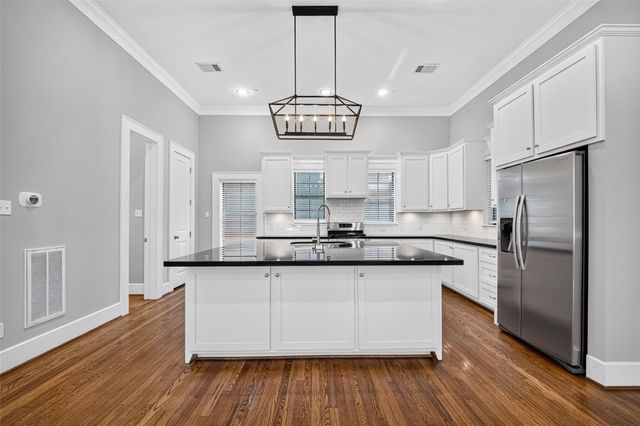 5808 Maxie Street, Houston, TX 77007