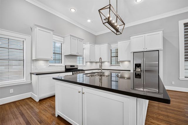 5808 Maxie Street, Houston, TX 77007