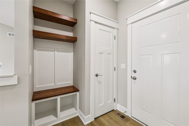 2311 N 8th Avenue E, Newton, IA 50208