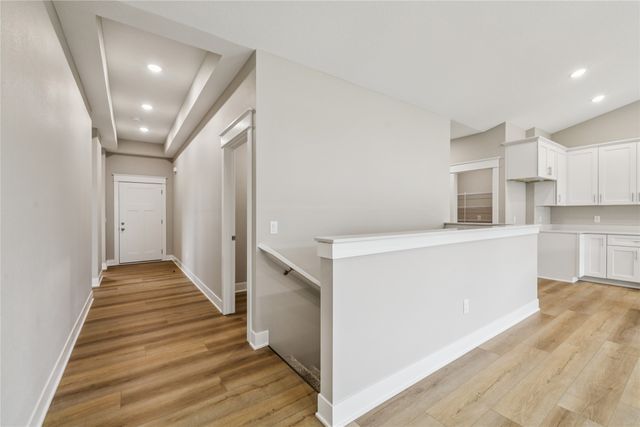 2311 N 8th Avenue E, Newton, IA 50208