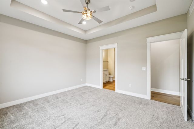 2311 N 8th Avenue E, Newton, IA 50208