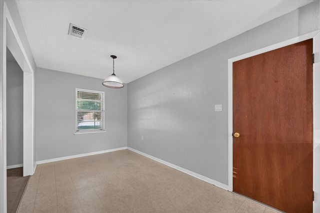 108 S Lakeview Drive, Lake Dallas, TX 75065