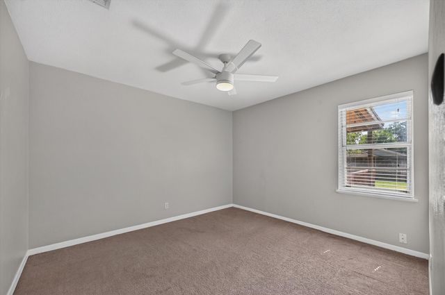 108 S Lakeview Drive, Lake Dallas, TX 75065