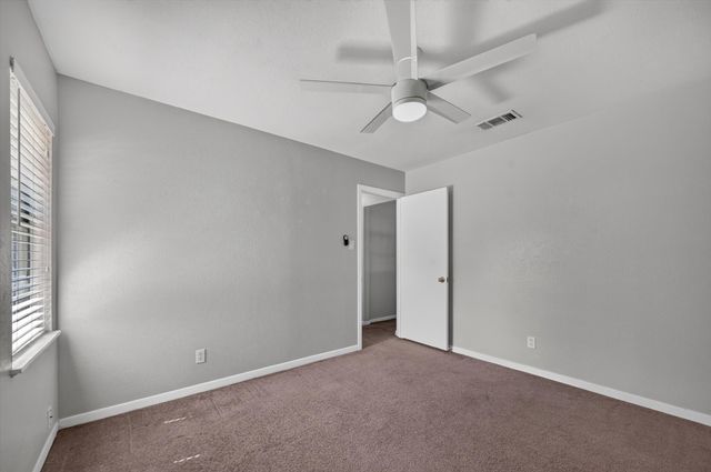 108 S Lakeview Drive, Lake Dallas, TX 75065