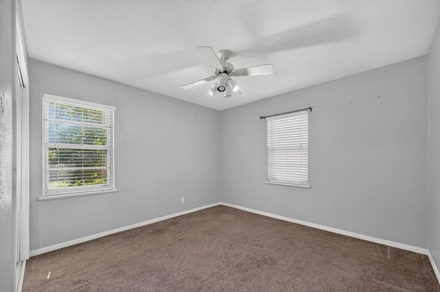 108 S Lakeview Drive, Lake Dallas, TX 75065