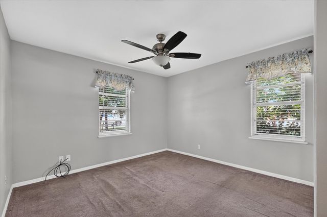 108 S Lakeview Drive, Lake Dallas, TX 75065