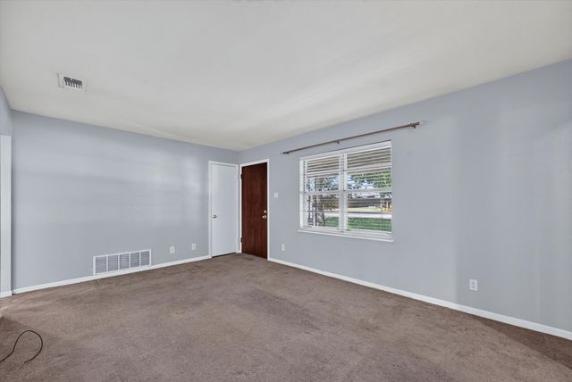 108 S Lakeview Drive, Lake Dallas, TX 75065
