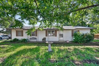 108 S Lakeview Drive, Lake Dallas, TX 75065