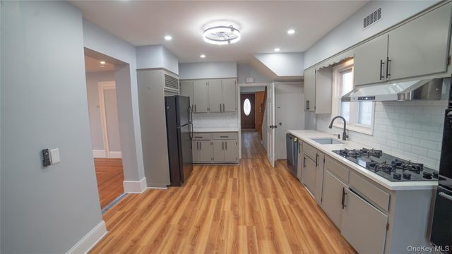 305 N Terrace Avenue, Mount Vernon, NY 10550