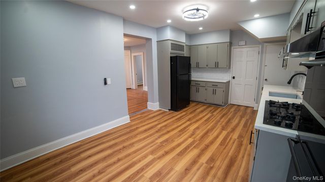 305 N Terrace Avenue, Mount Vernon, NY 10550