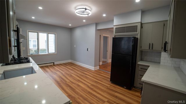 305 N Terrace Avenue, Mount Vernon, NY 10550