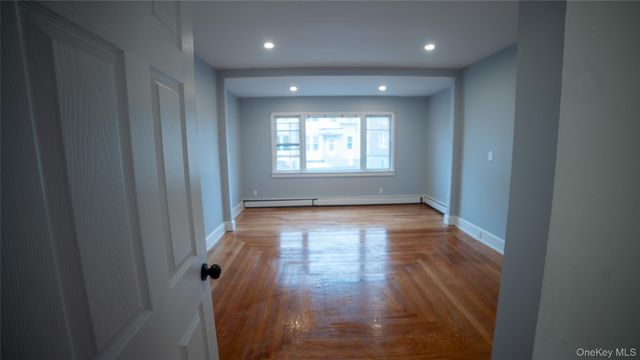 305 N Terrace Avenue, Mount Vernon, NY 10550