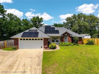 302 Cedar Creek Drive, Van Buren, AR 72956