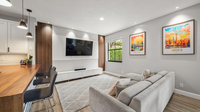 1089 Tupelo Way, Weston, FL 33327