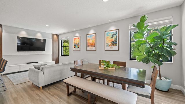 1089 Tupelo Way, Weston, FL 33327