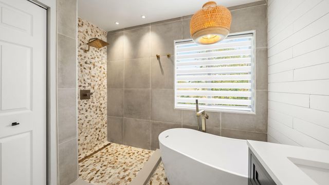 1089 Tupelo Way, Weston, FL 33327