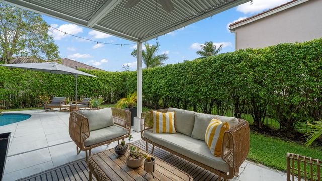 1089 Tupelo Way, Weston, FL 33327