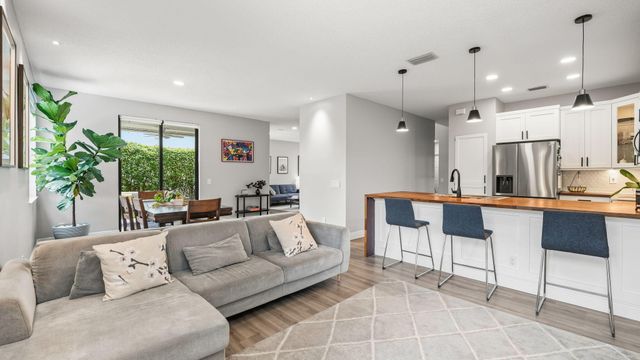 1089 Tupelo Way, Weston, FL 33327