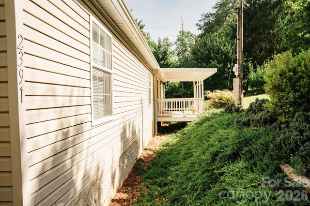 2391 Hickory Knoll Road, Franklin, NC 28734