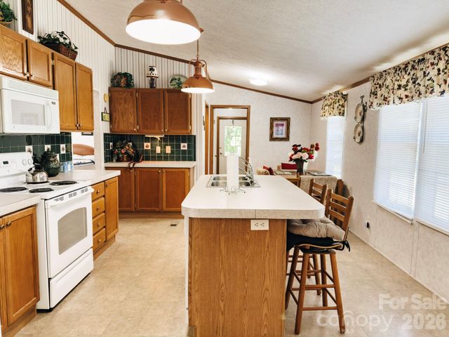 2391 Hickory Knoll Road, Franklin, NC 28734