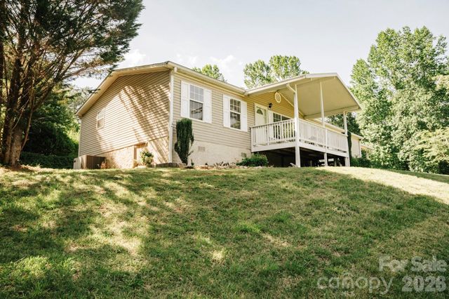 2391 Hickory Knoll Road, Franklin, NC 28734