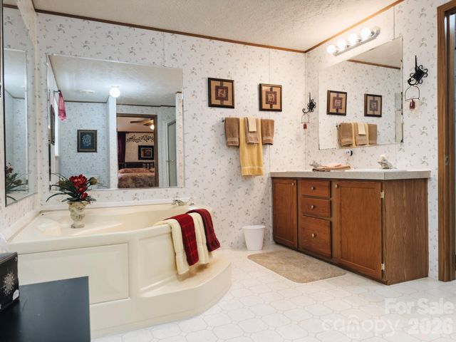 2391 Hickory Knoll Road, Franklin, NC 28734