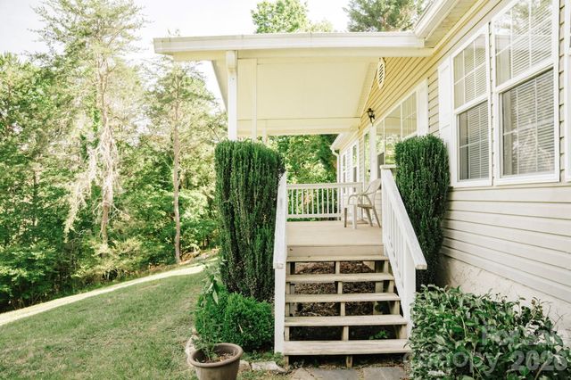 2391 Hickory Knoll Road, Franklin, NC 28734