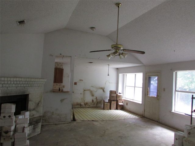 8337 Cloverglen Lane, Fort Worth, TX 76123