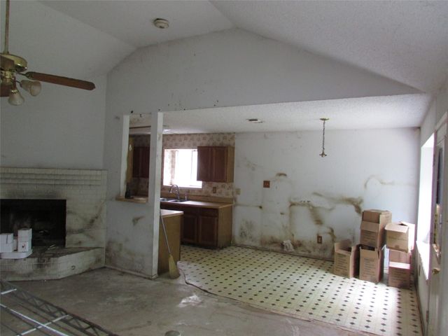 8337 Cloverglen Lane, Fort Worth, TX 76123