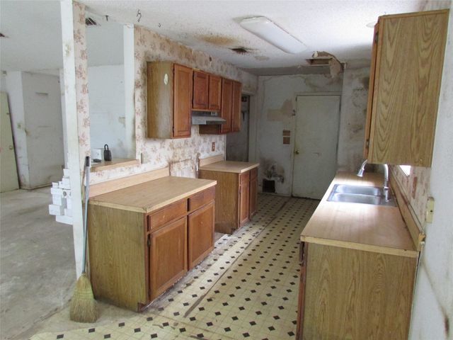 8337 Cloverglen Lane, Fort Worth, TX 76123