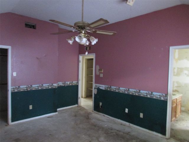 8337 Cloverglen Lane, Fort Worth, TX 76123