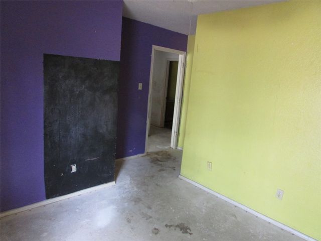 8337 Cloverglen Lane, Fort Worth, TX 76123