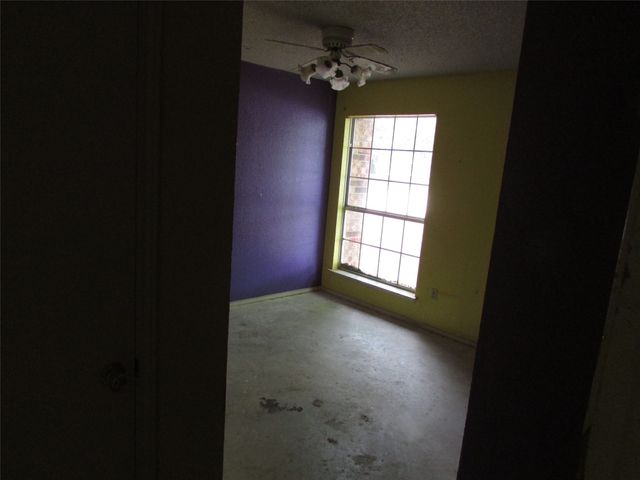 8337 Cloverglen Lane, Fort Worth, TX 76123