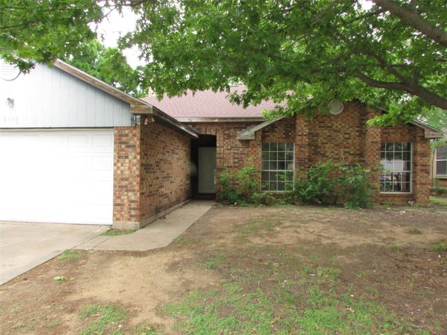 8337 Cloverglen Lane, Fort Worth, TX 76123