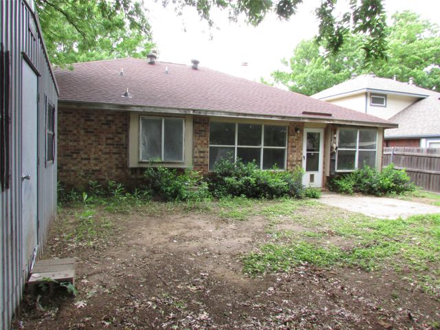 8337 Cloverglen Lane, Fort Worth, TX 76123